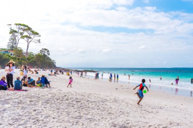 İnsanlar Hyams Beach, Nsw, Avustralya, güneşli havanın tadını