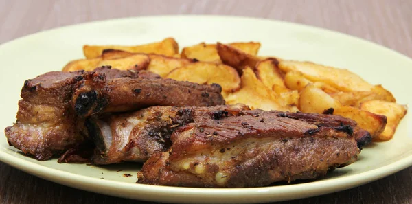 Roasted Pork Ribs with Potato — Stock Photo, Image