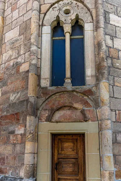 Detalles Arquitectónicos Del Monasterio Cristiano Manasija Serbi —  Fotos de Stock