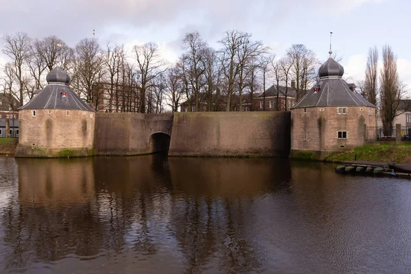 18. ledna 2020 Breda, Nizozemsko, Spanjaardsgat, vodní brána, — Stock fotografie