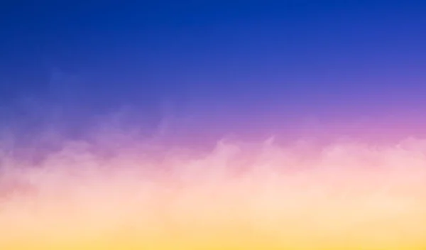 Mist bij zonsondergang Stockfoto