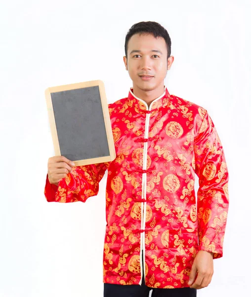 Kinesiska mannen i traditionella kinesiska Tang kostymen håller tomt b — Stockfoto