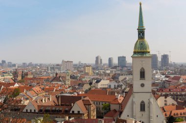 Bratislava 'daki tarihi binalar ve St. Martin katedrali