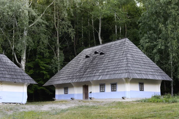 乌克兰传统住房Pirogovo — 图库照片