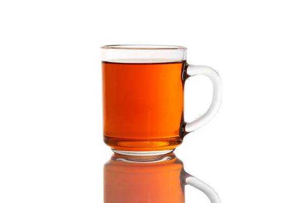 Üveg Csésze Tea Fehér Elszigetelt Háttérrel Árnyékkal Asztalon Közeli Stock Kép