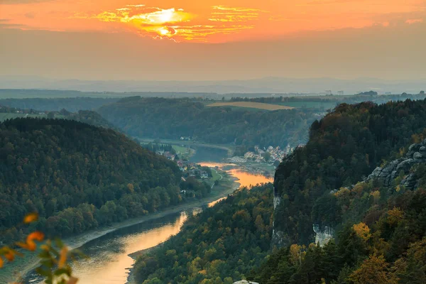 Magnifik Solnedgång Med Utsikt Över Elbe Dalen Saxon Schweiz Nationalpark — Stockfoto