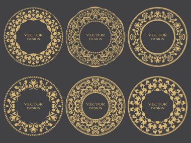Dairesel barok süsü. Altın dekoratif çerçeve. Mesajın yeri. Monogram, logo, düğün davetiyesi, menü için kullanılabilir. Vektör grafikleri.