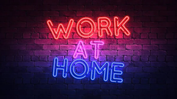 「 WORK AT HOME 」という言葉でネオンサインを輝きます。背景にある紫と赤の光とレンガの壁は — ストック写真