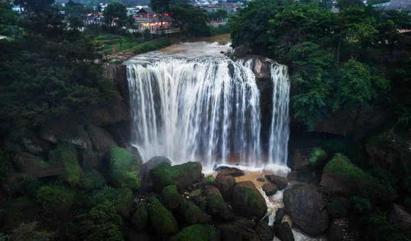 Водопад Слон Лат Вьетнам — стоковое фото