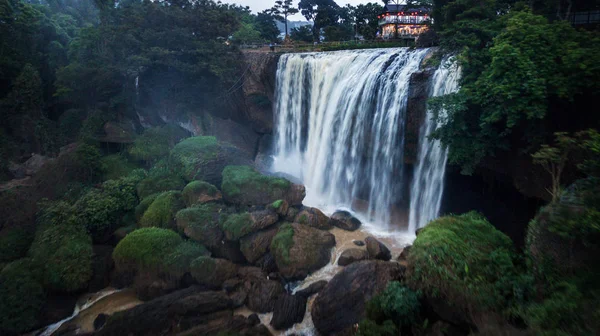 Водопад Слон Лат Вьетнам — стоковое фото