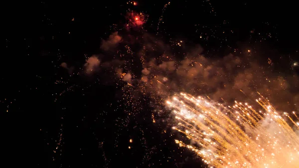 Fuegos Artificiales Blancos Rojos Muestran Fondo Del Cielo Oscuro Fuegos —  Fotos de Stock