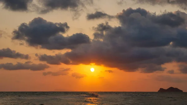 Crepúsculo Pôr Sol Tempo Acima Mar — Fotografia de Stock