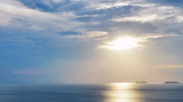 Cielo Sol Épico Sobre Isla Tropical Tailandia — Foto de Stock
