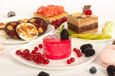 Masada farklı tatlılar