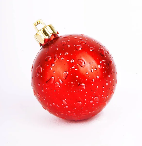 Červené vánoční koule na bílém pozadí — Stock fotografie