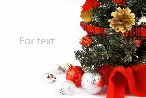 Arrière-plan de Noël avec arbre de Noël et décorations — Photo