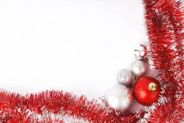Arrière-plan de Noël avec arbre de Noël et décorations — Photo