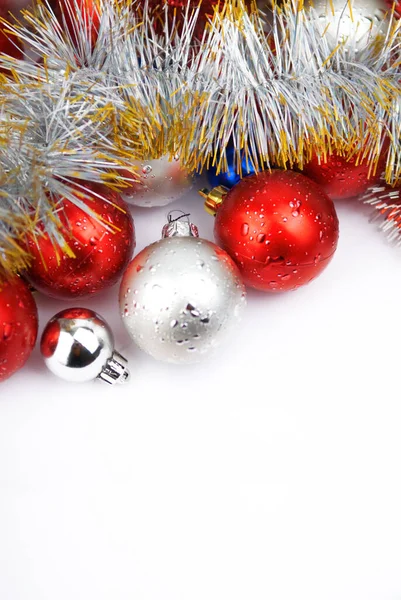 クリスマスツリーのための赤と銀のボール — ストック写真