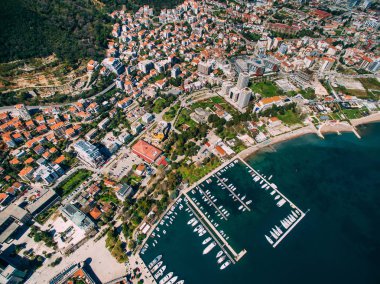 Eski şehir, hava uçak ile çekim Budva. Karadağ