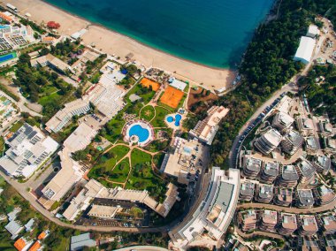 Budva, Karadağ'daki lüks otel kompleksi Dukley. İle çekim