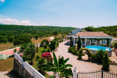 Dağlarda Villa. Karadağ, Kotor Körfezi. Çekim