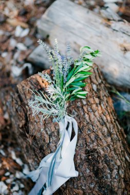 Lavanta kurdele ile buket düğün