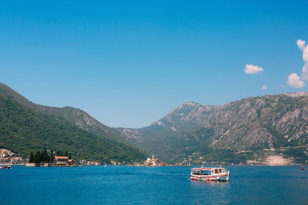 Ostrov Gospa od Skrpjela, Durmitor, Černá Hora. — Stock fotografie