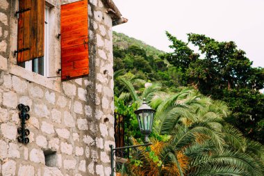 Sokakta duvardaki Vintage lamba