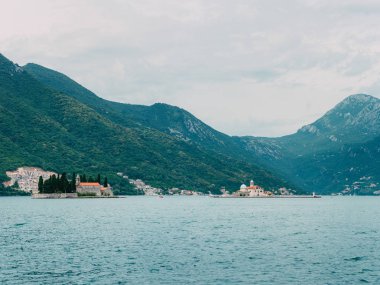 Gospa Adası od Skrpjela, Kotor Koyu'ndaki, Karadağ.