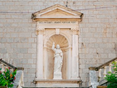 Prcanj, Karadağ Kotor Körfezi. Heykeller bölgesinde