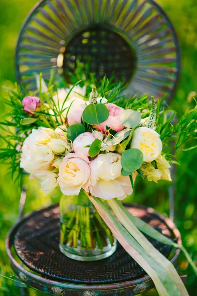 Vintage bir metal peonies buket düğün düğün m sandalye