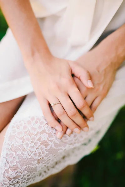Mani della sposa. Matrimonio in Montenegro — Foto Stock