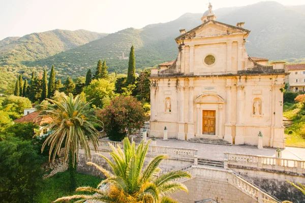 Prcanj, Montenegro Teluk Kotor. Gereja Kelahiran t — Stok Foto