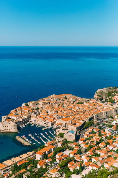 Dubrovnik Vista del casco antiguo desde la plataforma de observación — Foto de Stock