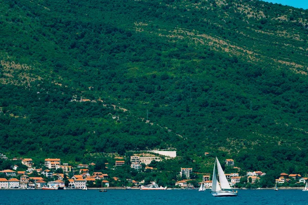 Sailing regatta in Montenegro. Regatta on yachts in the Boka Bay — Stock Photo, Image