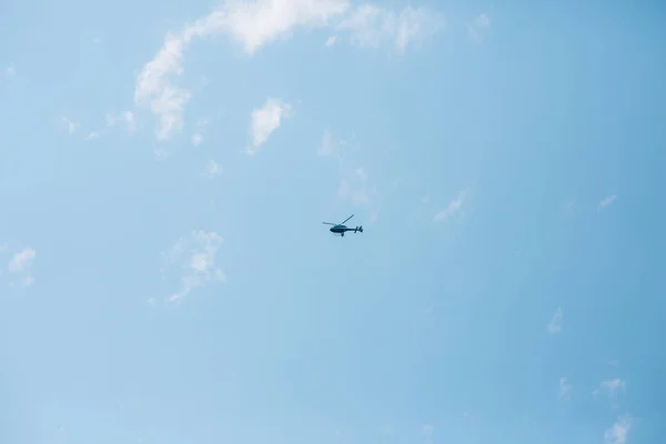 Tourist helicopter in the sky — Stock Photo, Image