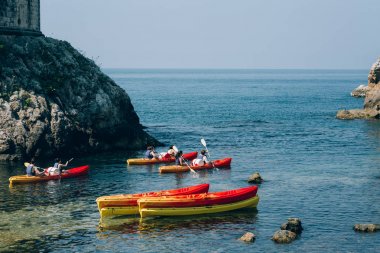 Denizde anlaştık. Denize yakın Dubrovnik, Hırvat içinde Kayak turizm