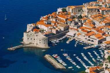 Dubrovnik'in tarihi kent, Hırvatistan. Şehrin sokakları görünümlerini içinde bir