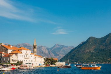 Eski Balık tutma kasaba Perast shore Kotor Körfezi