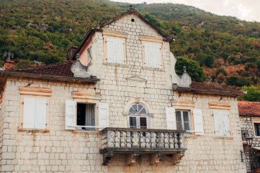 Eski Balık tutma kasaba Perast shore Kotor Körfezi