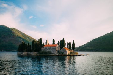 Gospa Adası od Skrpela Boko Kotorsky Körfezi'nde