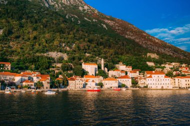Eski Balık tutma kasaba Perast shore Kotor Körfezi