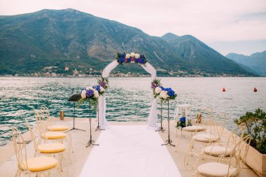 Arch deniz düğün töreni için