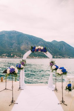 Arch deniz düğün töreni için