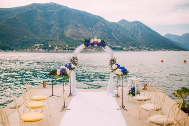 Arch deniz düğün töreni için