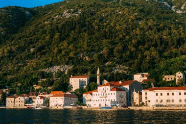 Eski Balık tutma kasaba Perast shore Kotor Körfezi