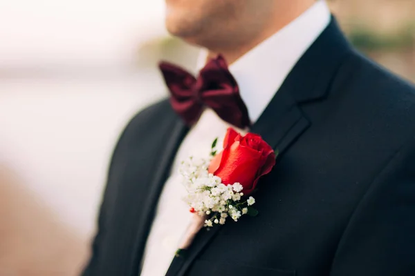 Mariage fleur boutonnière marié — Photo