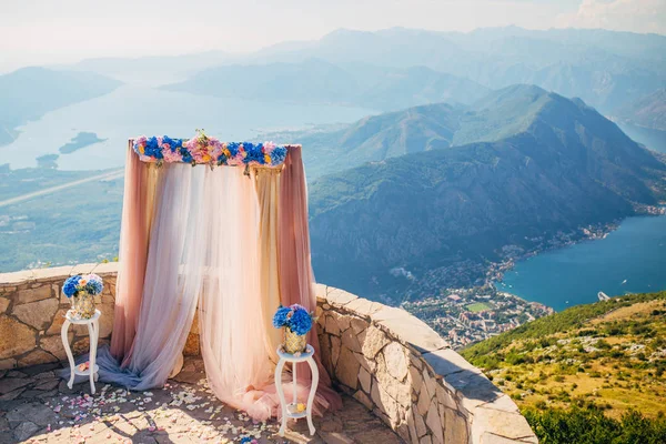 Γαμήλια τελετή στα βουνά — Φωτογραφία Αρχείου