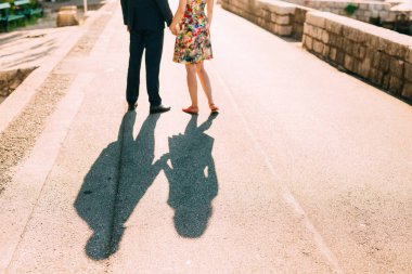 Gölge yerdeki aşıkların