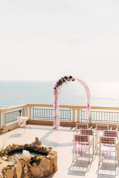 Arch for the wedding ceremony decorated with flowers — Stock Photo, Image